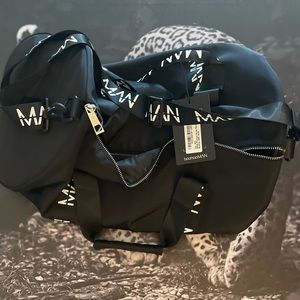 OFFICIAL MAN LOGO PRINTED STRAP GYM/BARREL BAG